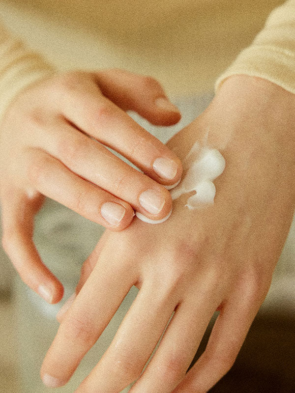 hetras Perfume Essence Hand Lotion 515ml hetras